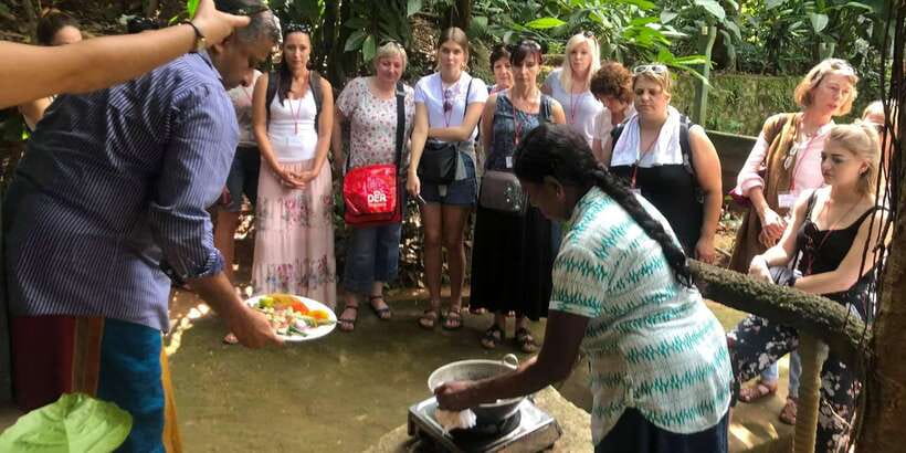 From Kandy: Sigiriya Rock & Dambulla Cave Temple Adventure - Lunch and optional village experiences