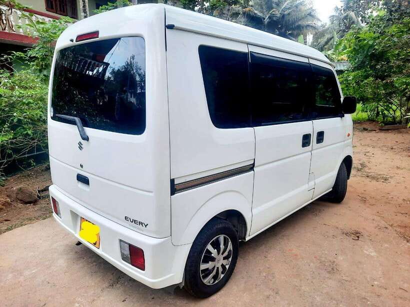 From Kandy To Pinnawala Private Day Tour via Ambuluwawa - Tea, gems, woodcarving, and optional shopping stops
