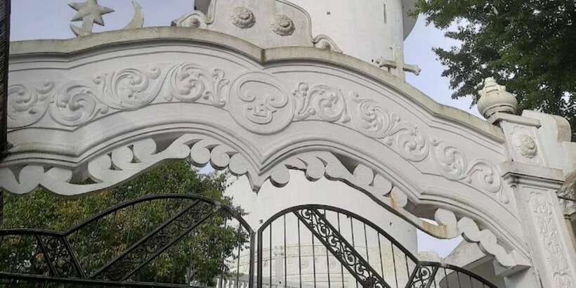 From Negombo: Ambuluwawa Tower & Tea Factory,Kandy Day Trip - Kandy’s craft and shopping stops