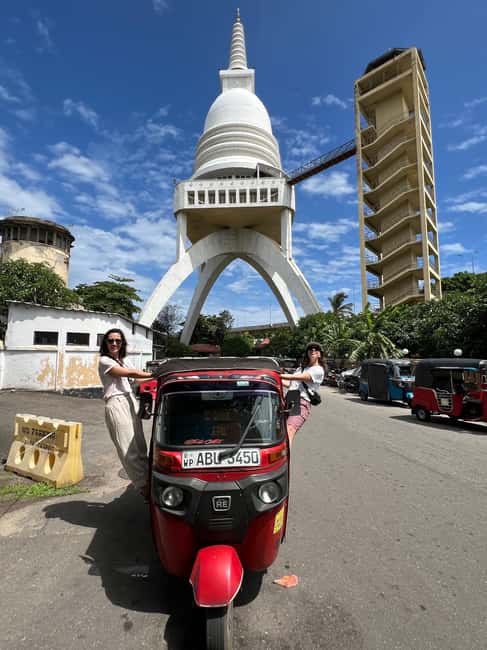From Negombo: Colombo City Tour by Tuk Tuk with Hotel Pickup - Galle Face Green and Colombo’s oceanfront