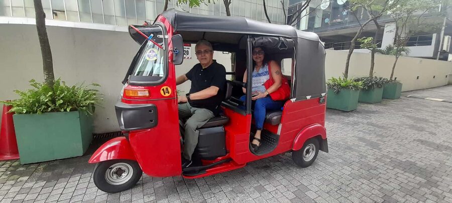 From Negombo: Colombo City Tour by Tuk Tuk with Hotel Pickup - Tea tasting, street food, and the shopping question