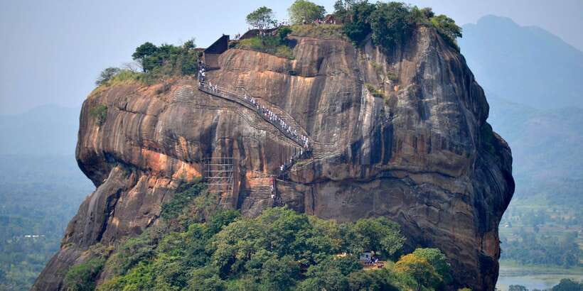 From Negombo: Sigiriya and Dambulla Day Trip and Safari - Crafts, shopping, and the human side of the trip