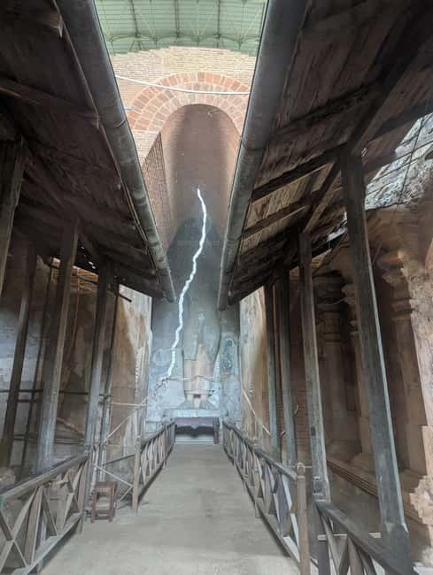 From Sigiriya:Polonnaruwa Day Tour with Farmers lunch - Lankathilaka Image House and medieval design