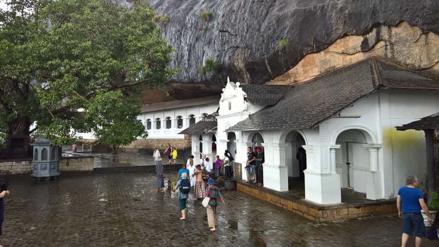 From Sigiriya To Kandy Drop Tour - Sri Lanka - Lunch, fruit, and the small pleasures between sights
