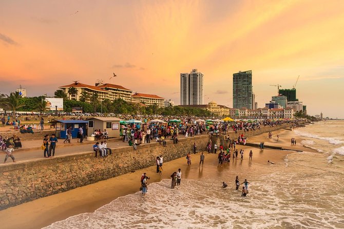 Full Day Colombo City Tour - Nelum Pokuna and the replica of the Aukana Buddha