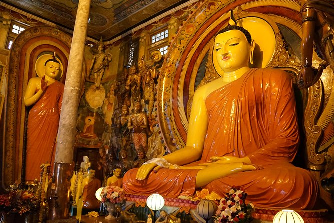 Full Day Tour to Sigiriya & Dambulla from Negombo - Oak Ray Woodcarvings: a brief shopping stop