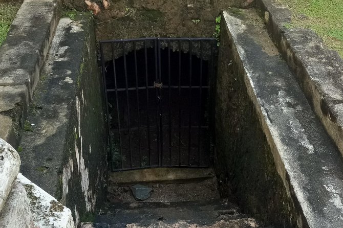 Galle day tour - Colombo to Galle trip - All Included - The Tsunami Photo Museum