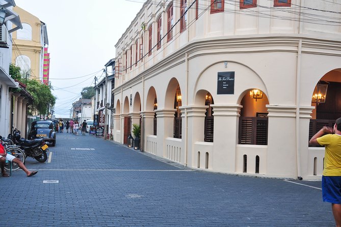 Galle Fort Walk with a Local - Why a local walk helps you read Galle Fort