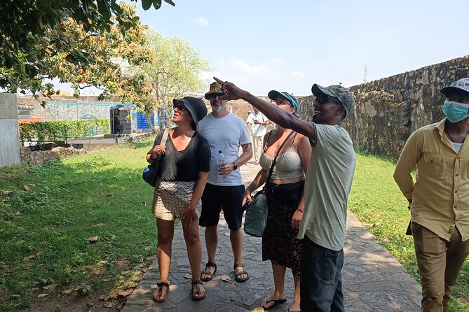 Galle Fort Walking Tour with a local guide - Finishing at the Galle Fort Lighthouse