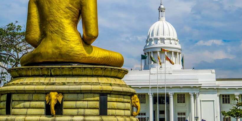 Guided Colombo Half-Day City Tour - The shopping stop needs a little care