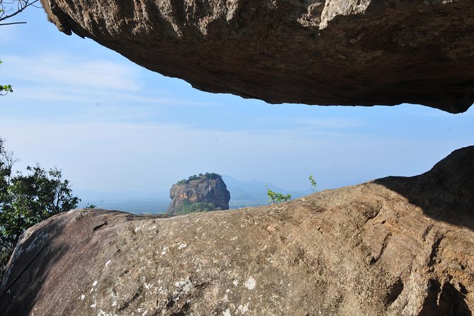 Guided Hike & Picnic with an Amazing View on Pidurangala Rock - Who should book this Pidurangala experience