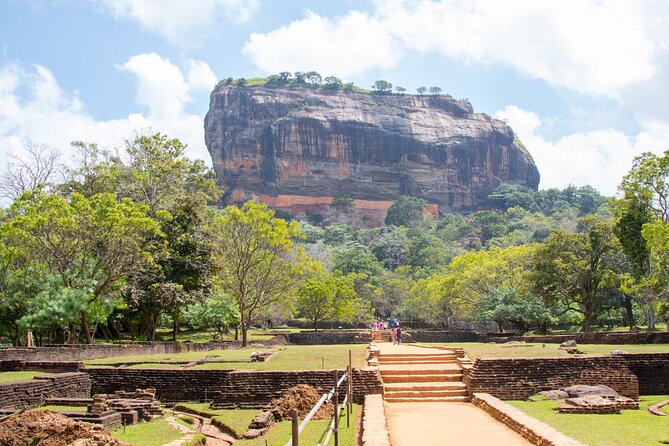 Highlights of Sri Lanka 8 Days Private Tour - Day 3: Sigiriya, Dambulla, and Kandy in one stretch