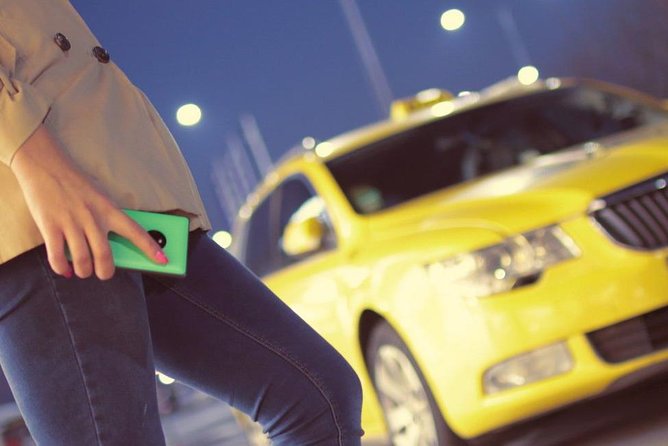 Hikkaduwa to Colombo Airport - Who should book this transfer?