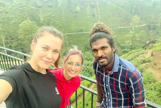 Horton Plains National park in Nuwara eliya - The 5:00 am start and the road into the park