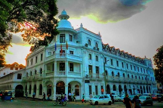 I Day Kandy Heritage Culture Tour - Two hours among plants at the Royal Botanical Gardens