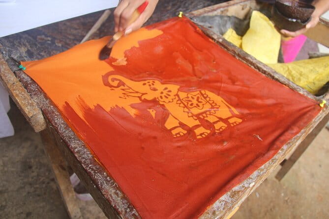 Interactive Batik Workshop and Lessons in Sri Lanka - Choosing fabric and turning an idea into a design