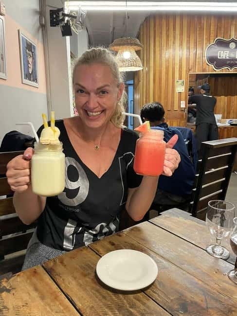 Kandy: Authentic Food Walk with a Local - Ceylon tea and the sweeter finish