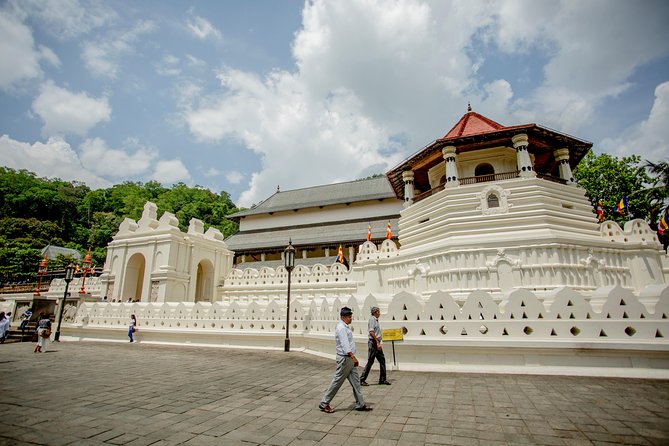 Kandy City Day Tour with a verified tour guide - Kandy View Point: a short stop with a useful payoff