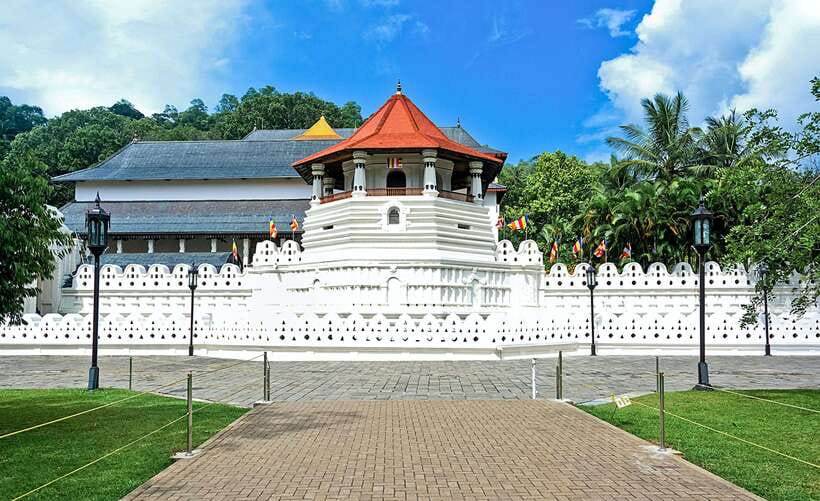 Kandy City Explore Full Day Tour , Like a Local - Seeing Kandyan dance at 5pm