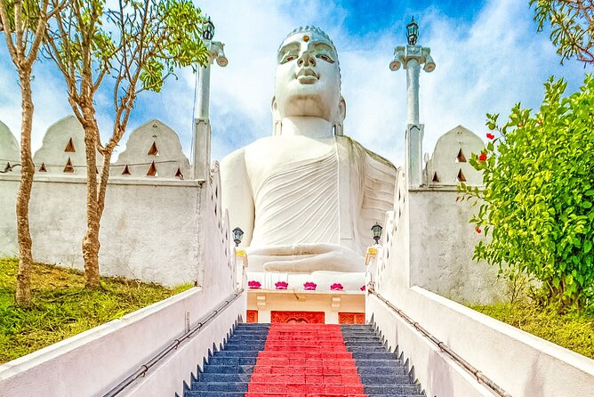 Kandy City Sightseeing and Ambuluwawa Tower by Tuk Tuk Tour - Who should book this Kandy tuk-tuk tour?