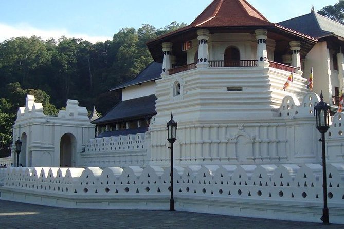 Kandy City Tour - Why a tuk-tuk works well in Kandy