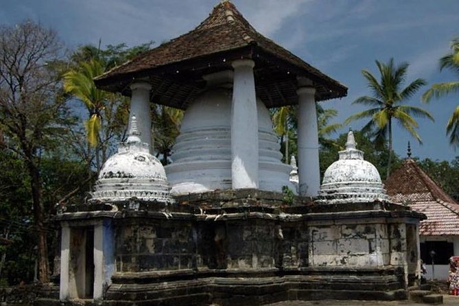 Kandy City Tour - Kandy Market Hall: an hour of ordinary city life