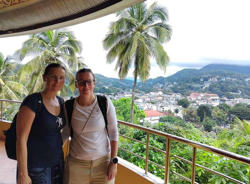 Kandy City Tour by Tuk Tuk with hotel Pickup and Dropoff - Tea, herbs, gems, and Sri Lankan crafts