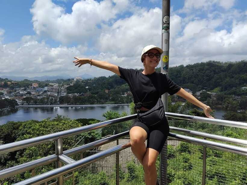Kandy City Tour by Tuk Tuk with hotel Pickup and Dropoff - The guide question: Thara or Saraa