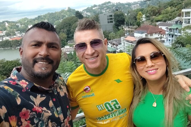 Kandy City Tour by Tuk Tuk with sana - The hilltop Buddha at Bahiravokanda