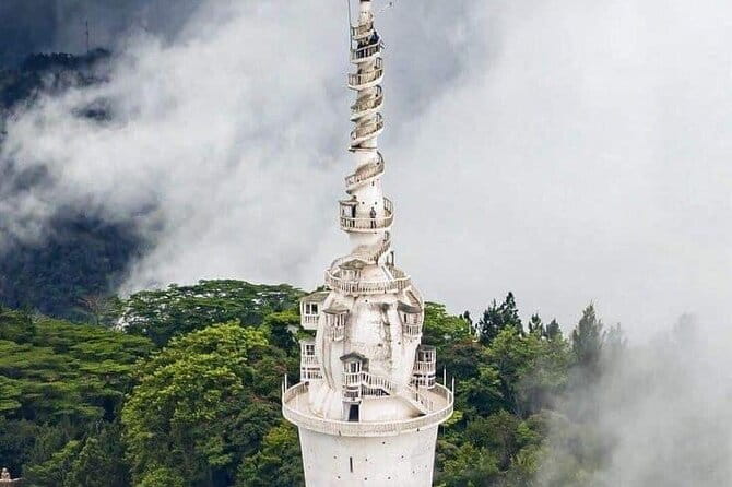 Kandy City Tour & Famous Ambuluwawa Tower with Friendly Chauffeur - Royal Botanical Gardens at Peradeniya