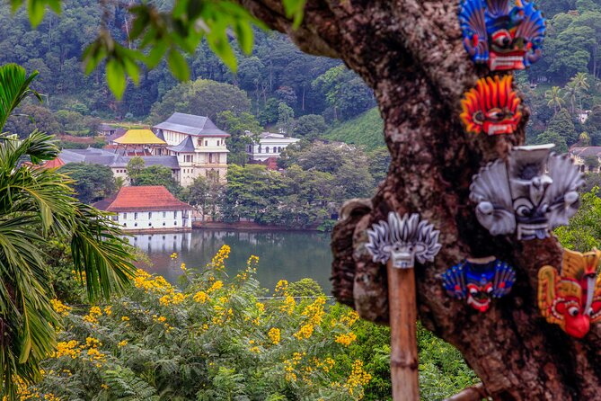 Kandy Day Tour From Colombo - What the guides add to the day