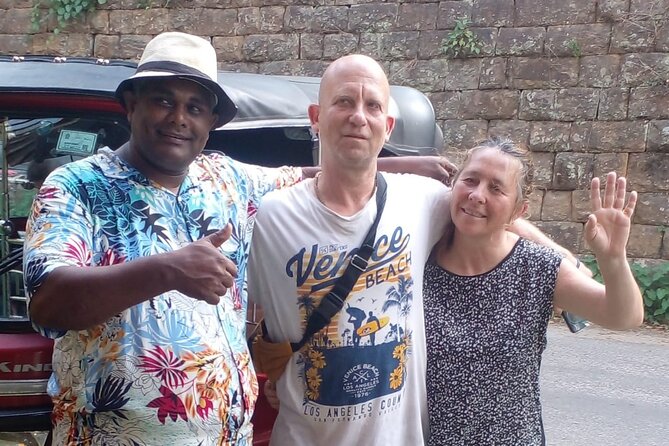 Kandy Heritage City Tour by tuktuk - Ninety minutes at Peradeniya’s Royal Botanic Gardens