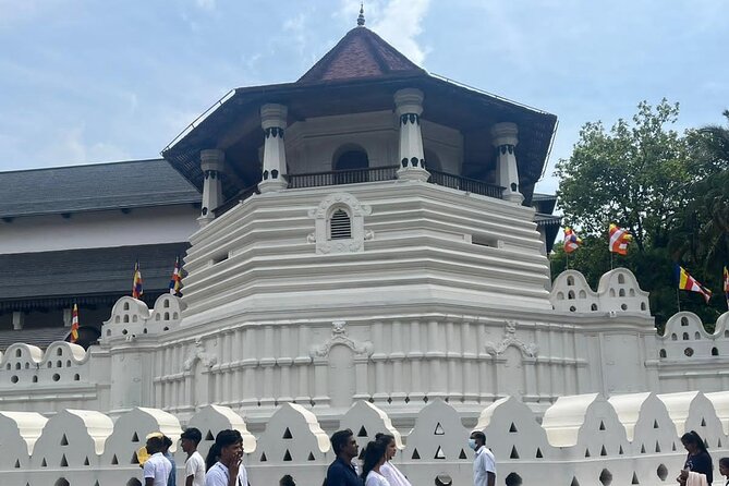 Kandy Heritage City Tour by tuktuk - Kandy View Point and the lake