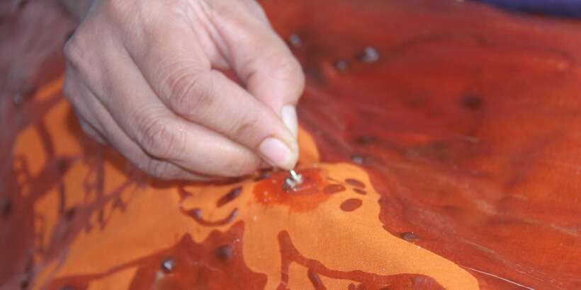 Kandy: Interactive Batik Workshop - Starting with fabric, wax, and design