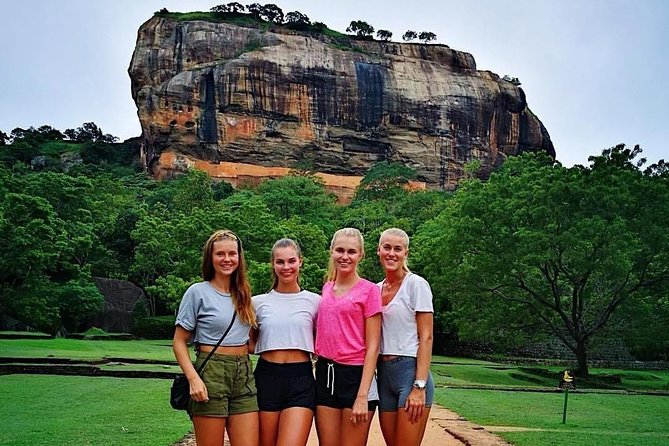 Kandy - Minneriya National park & Sigiriya Rock by tuk tuk tours - Matale Hindu temple: a short first stop