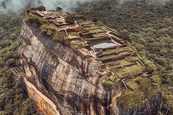 Kandy - Minneriya National park & Sigiriya Rock by tuk tuk tours - What the private format adds