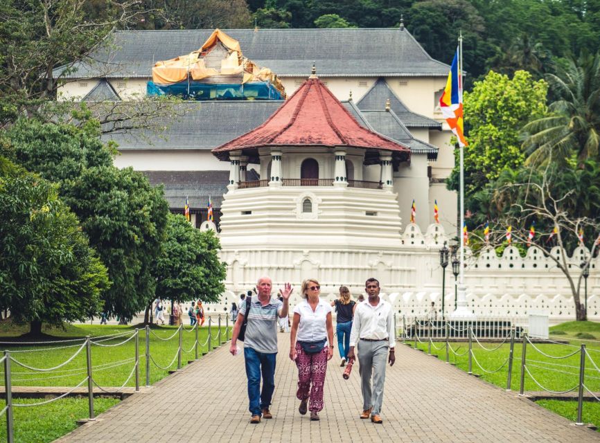 Kandy: Private Guided City Tours by Tuk Tuk Sightseeing Tour - Traditional Woodcraft in Kandy