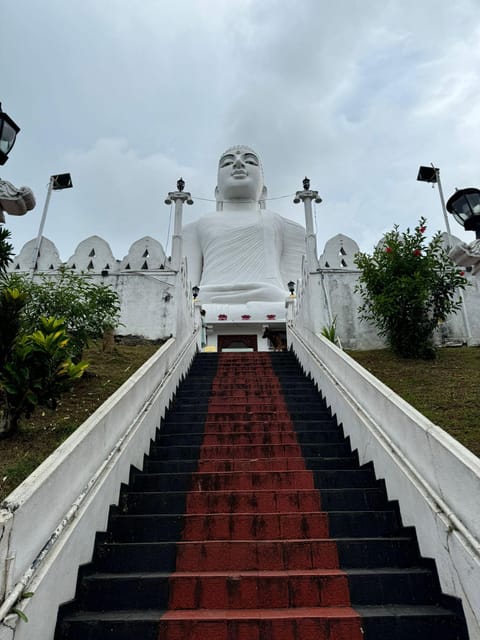 Kandy: Private Guided Tour with Local Highlights by Tuk Tuk - Guide quality and the importance of setting expectations