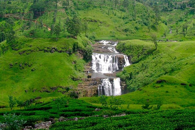 Kandy to Ella - Waterfalls, tea factories, and the stops between towns