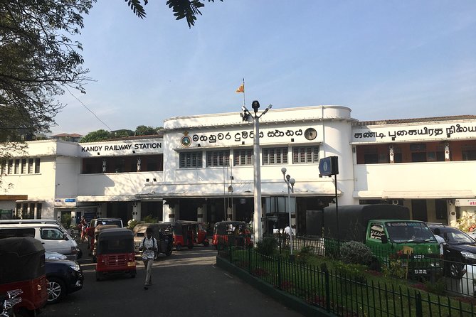 Kandy to Ella Train Tickets - Reserved Seats - Second class or third class: the key decision