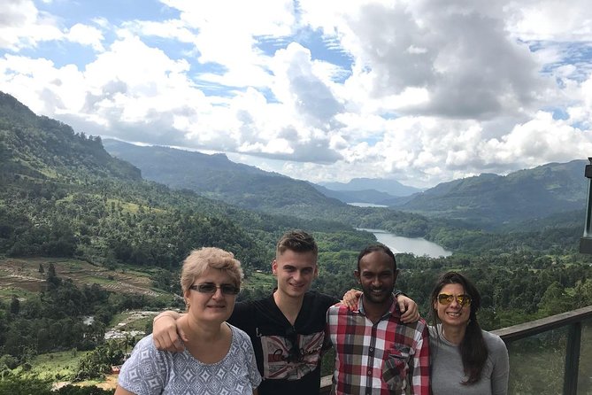 Kandy to Nuwara Eliya Day Trip – Little England & Tea Country - Bluefield Tea Gardens and the working tea country