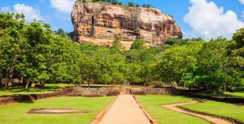 Kandy to Sigiriya Private Tour by Tuk Tuk with All Fees - Choosing between wildlife and village life