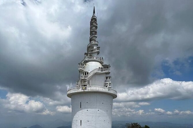 Kandy TukTuk tour with Local Tour Guide - Kandy View Point and Kandy Lake