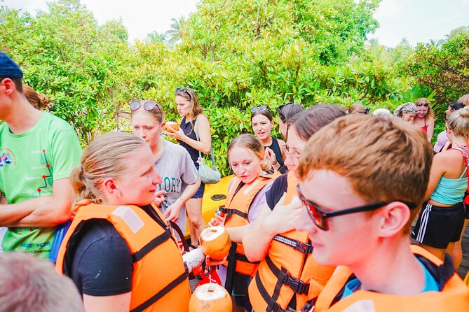 Kayaking Adventure on serene waters through mangroves, Akurala - What the two-hour format means for your day