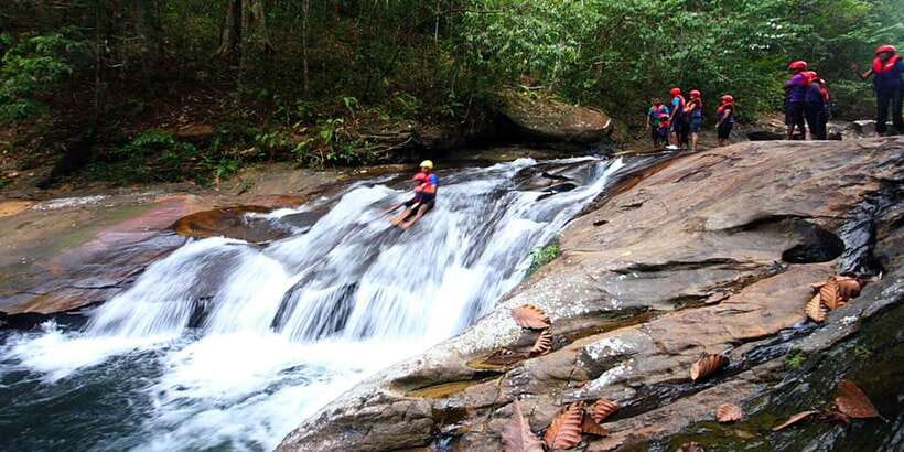 Kitulgala: Kataran Oya Canyoning Adventure - Safety Briefing and Equipment at the Water