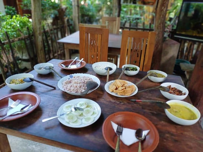 Mirissa: Cooking Class with Beer and Meal - The spices are the real lesson