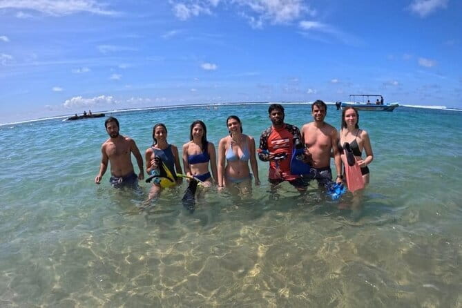 Mirissa Unforgettable Snorkeling Experience with Turtles - A close look at the sea turtles