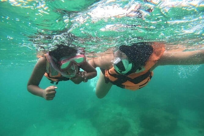 Mirissa Unforgettable Snorkeling Experience with Turtles - Finding the turtles in Mirissa’s blue water