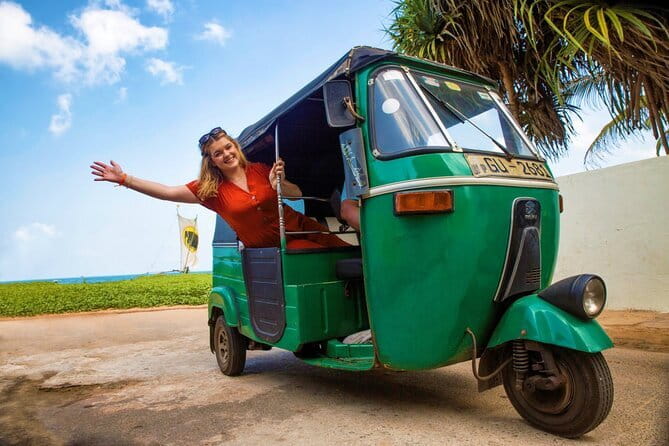 Negombo City Tour by Tuk Tuk - The dry-fish beach and the smell of work