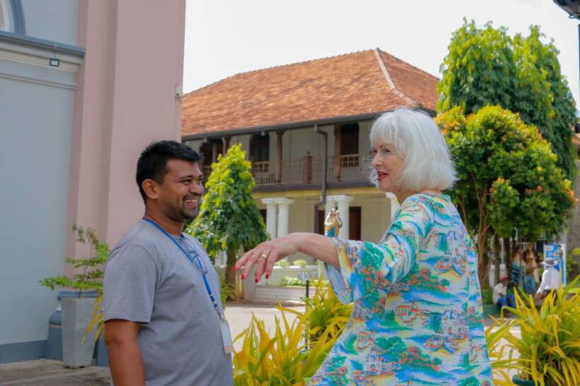 Negombo: private half day city tour with hotel transfers - The guide’s role: Tharaka’s local explanation